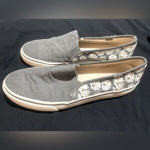 Keds slip-on shoes, gray strip and daisy design, women’s size 8